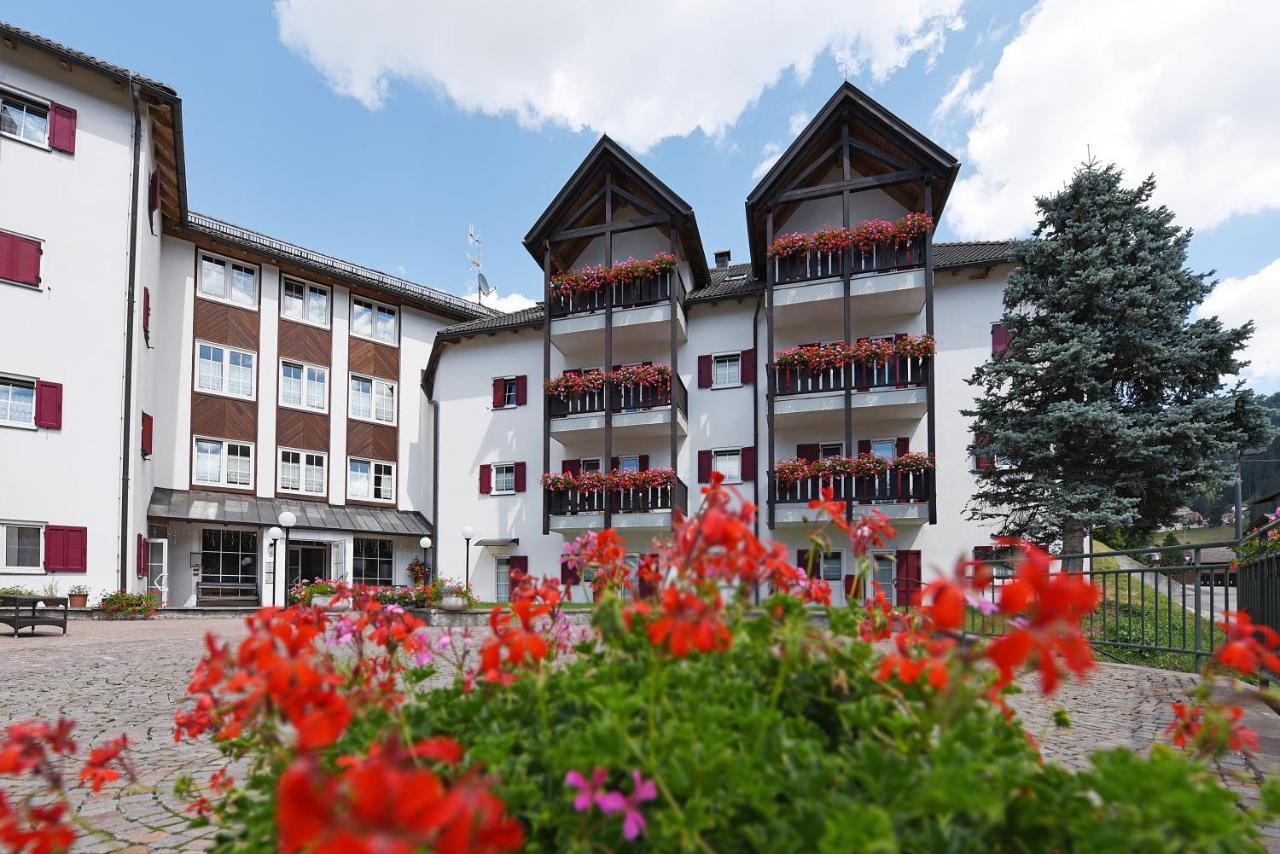 Residence Casa Metz Santa Cristina Val Gardena ภายนอก รูปภาพ
