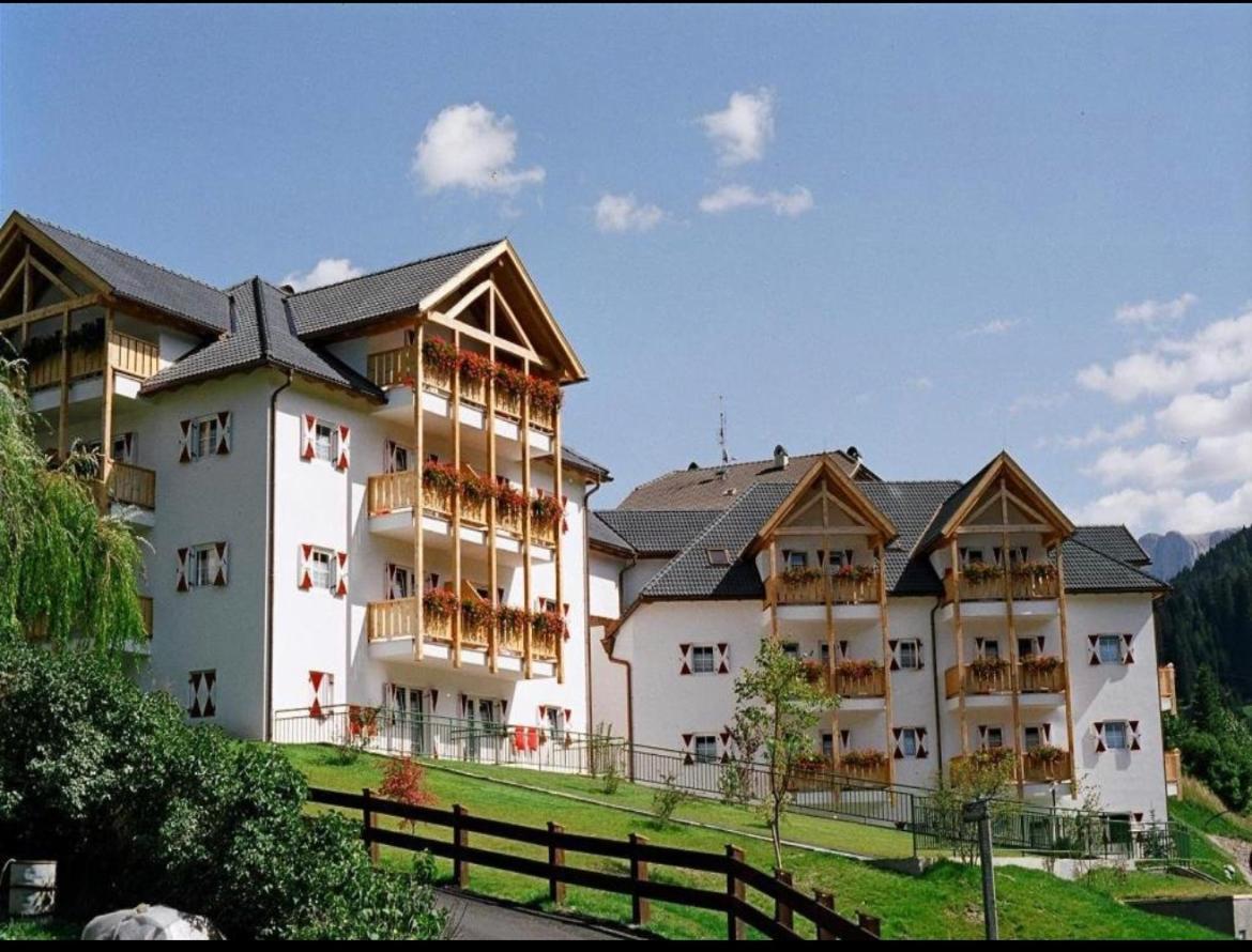 Residence Casa Metz Santa Cristina Val Gardena ภายนอก รูปภาพ